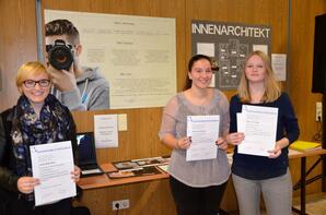 glückliche Gewinner: Julia Bachert, Antonia Bresic und Anne Franke