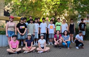 Die Klasse 07B zusammen mit Frau Reschke, Frau Bachmann und Frau Habenberger