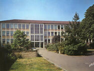 Leininger-Gymnasium, Hauptgebäude mit zweitem Obergeschoss, um 1968